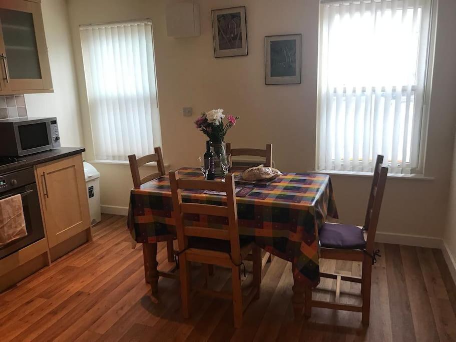 Great Offer 2 Bed Tenby Flat Free Parking Exterior photo